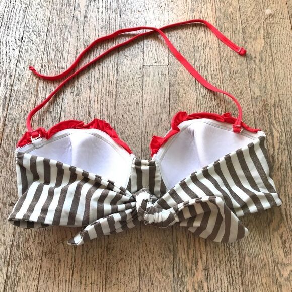 Beach Bunny We Found Love Padded Bikini Top - Picture 6 of 8